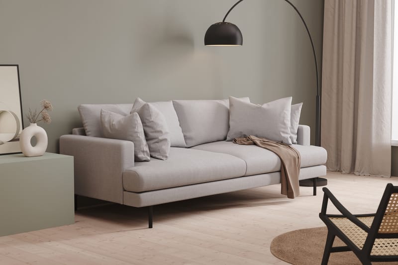 Menard 3-sits Djup Tygsoffa - Ljusgrå - Möbler - Soffa - 3 sits soffa
