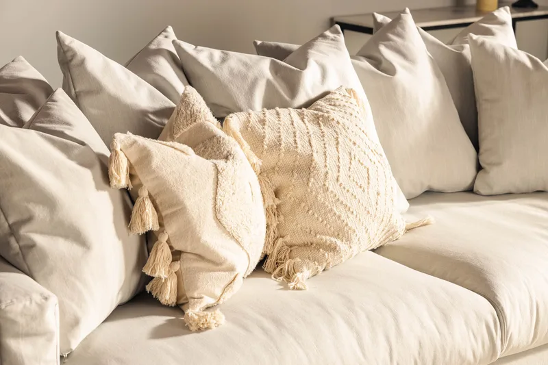 Menard 4-sits Djup Tygsoffa - Ljusgrå - Möbler - Soffa - 4 sits soffa