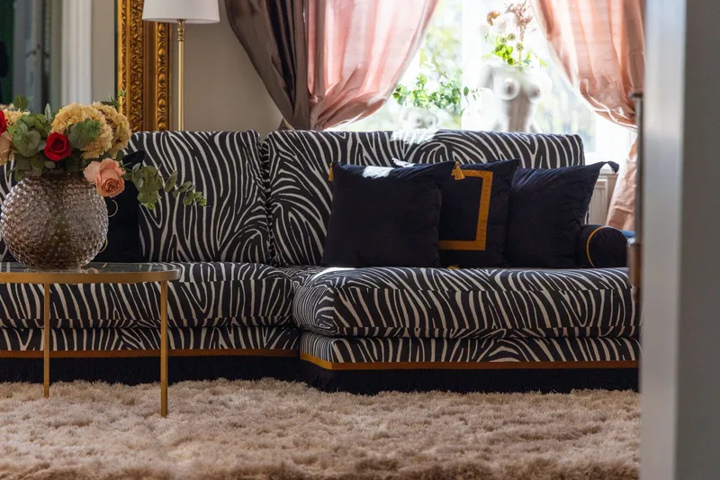 Adelsö by Gynning - The Signature Zebra Sofa Limited Edition - Möbler - Soffa - Sammetssoffa