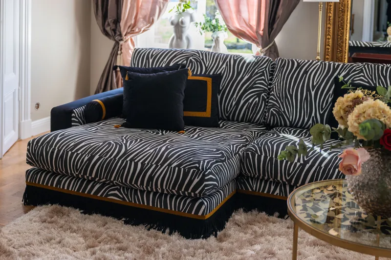 Adelsö by Gynning - The Signature Zebra Sofa Limited Edition - Möbler - Soffa - Sammetssoffa