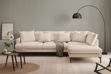 Menard 4-sits Högervänd L-formad Djup Schäslongsoffa i Tyg - Beige - Möbler - Soffa - Divansoffa & schäslongsoffa - 4 sits soffa med divan