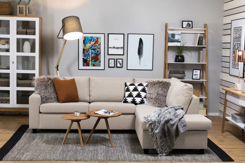 Crazy 3-sits Högervänd L-formad Schäslongsoffa i Tyg - Beige - Möbler - Soffa - Divansoffa & schäslongsoffa