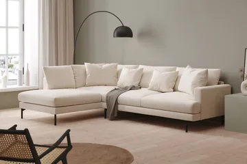 Menard 4-sits Vänstervänd L-formad Djup Schäslongsoffa i Sammet - Krämvit - Möbler - Soffa - Divansoffa & schäslongsoffa - 4 sits soffa med divan