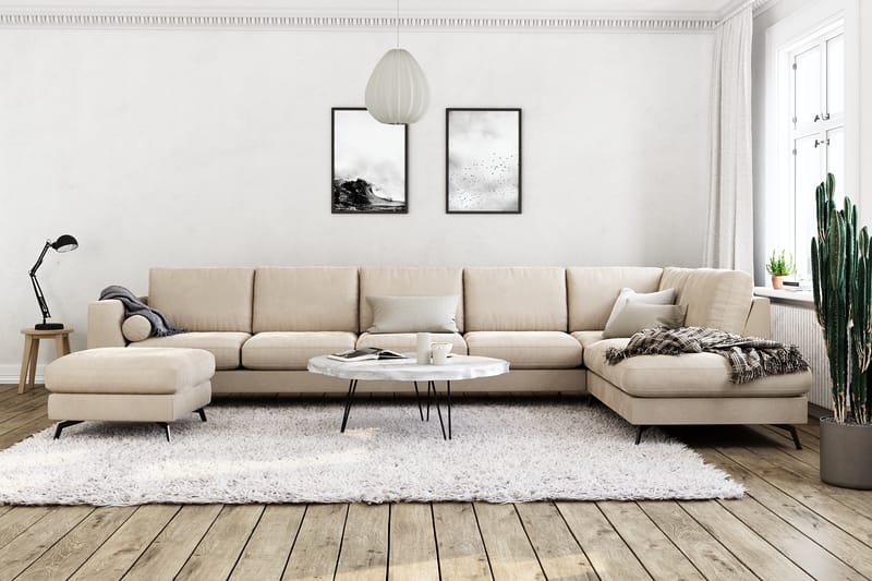 Ocean Lyx 6-sits Högervänd U-formad Soffa med Divan och Schäslong + Fotpall i Sammet - Beige - Möbler - Soffa - Divansoffa & schäslongsoffa