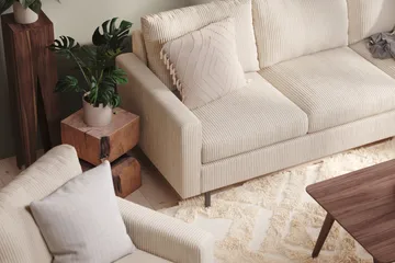 Peppe 4-sits Högervänd L-formad Schäslongsoffa i Manchester - Beige - Möbler - Soffa - Divansoffa & schäslongsoffa - 4 sits soffa med divan