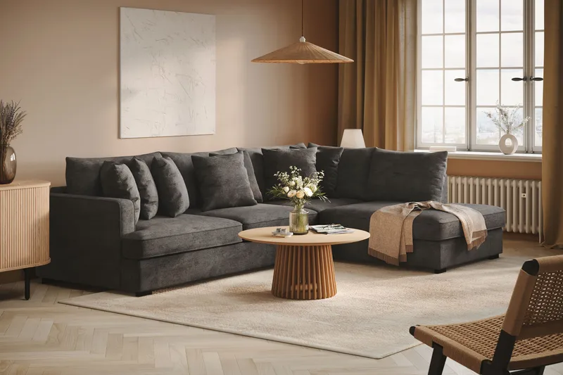 Rossita 4-sits Högervänd L-formad Djup Schäslongsoffa i Chenille - Trenza 01, Svart Chenille - Möbler - Soffa - Divansoffa & schäslongsoffa - 4 sits soffa med divan