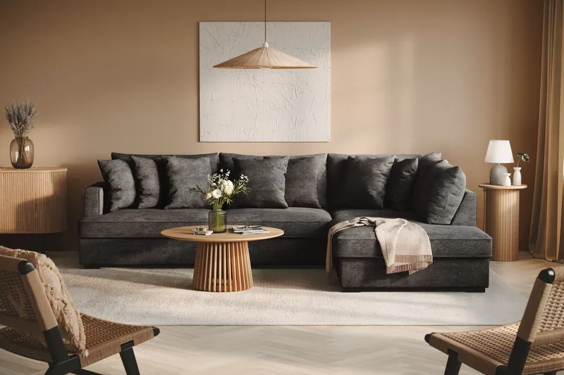 Rossita 4-sits Högervänd L-formad Djup Schäslongsoffa i Chenille - Trenza 01, Svart Chenille - Möbler - Soffa - Divansoffa & schäslongsoffa - 4 sits soffa med divan