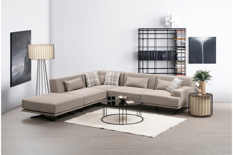 Sanroman Vänstervänd L-formad Schäslongsoffa 302 cm i Tyg - Beige - Möbler - Soffa - Divansoffa & schäslongsoffa