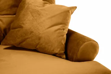 Andrew 2-sits Sammetssoffa - Mörkgul - Möbler - Soffa - Howardsoffa