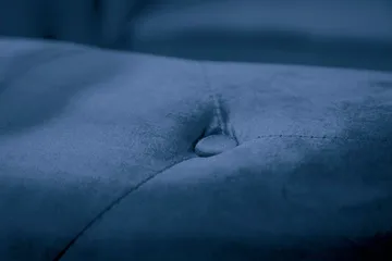 Chesterfield Lyx 2-sits Liten sammetssoffa - Djup soffa 160 cm bred - Blå Sammet - Möbler - Soffa - Howardsoffa