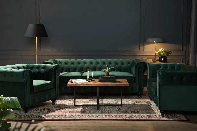 Chesterfield Lyx 2-sits Liten sammetssoffa - Djup soffa 160 cm bred - Mörkgrön - Möbler - Soffa - Howardsoffa