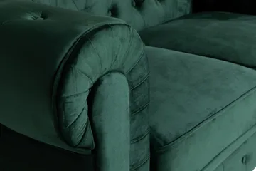 Chesterfield Lyx 2-sits Liten sammetssoffa - Djup soffa 160 cm bred - Mörkgrön - Möbler - Soffa - Howardsoffa