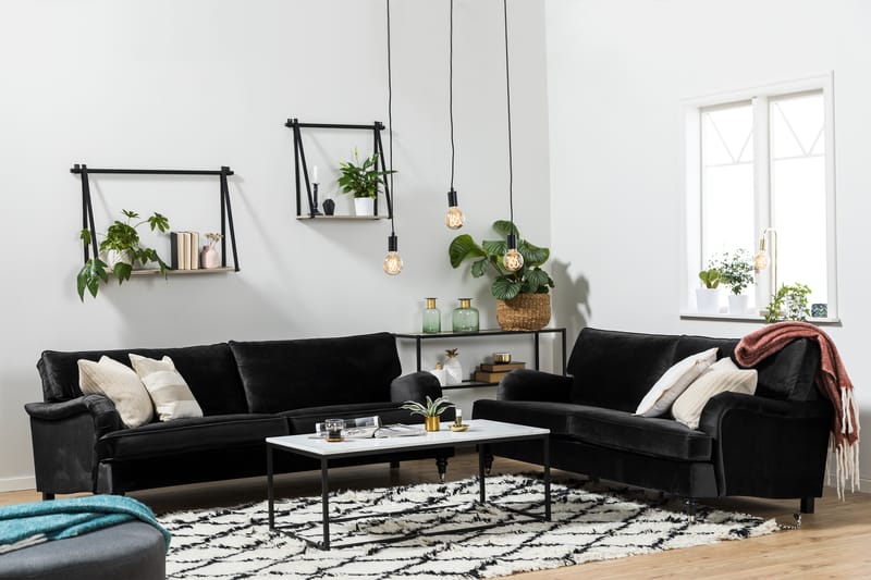 Howard Classic 2-sits Svängd Sammetssoffa - Svart - Möbler - Soffa - Howardsoffa