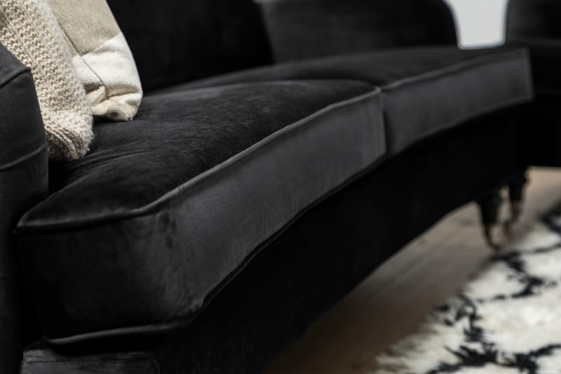 Howard Classic 2-sits Svängd Sammetssoffa - Svart - Möbler - Soffa - Howardsoffa