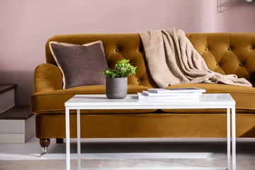 Howard Riviera 2-sits Sammetssoffa - Mörkgul - Möbler - Soffa - Howardsoffa