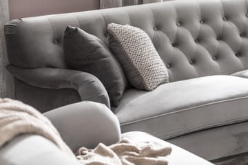 Howard Riviera 3-sits Svängd Sammetssoffa - Ljusgrå - Möbler - Soffa - Howardsoffa