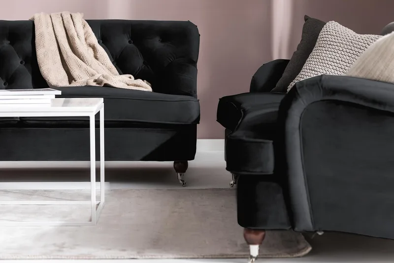 Howard Riviera 3-sits Svängd Sammetssoffa - Svart - Möbler - Soffa - Howardsoffa