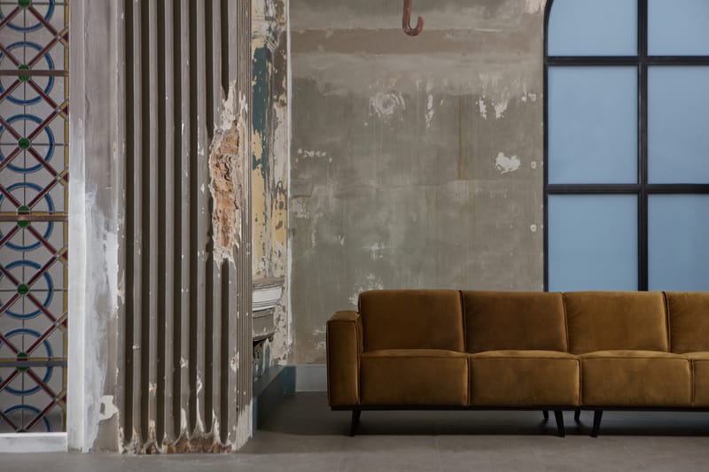 Statement 4-sits Sammetssoffa - Honungsgul - Möbler - Soffa - Sammetssoffa