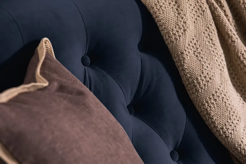 Howard Riviera Soffgrupp 3-sits + 2-sits Soffa + Fåtölj + Fotpall i Sammet - Blå - Möbler - Soffa - Soffgrupp - Howard soffgrupp