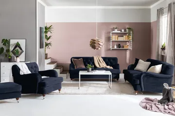 Howard Riviera Soffgrupp Svängd 3-sits + 2-sits Soffa + Fåtölj + Fotpall i Sammet - Blå - Möbler - Soffa - Soffgrupp - Howard soffgrupp