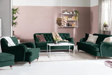 Howard Riviera Soffgrupp Svängd 3-sits + 2-sits Soffa + Fåtölj + Fotpall i Sammet - Grön - Möbler - Soffa - Soffgrupp - Howard soffgrupp