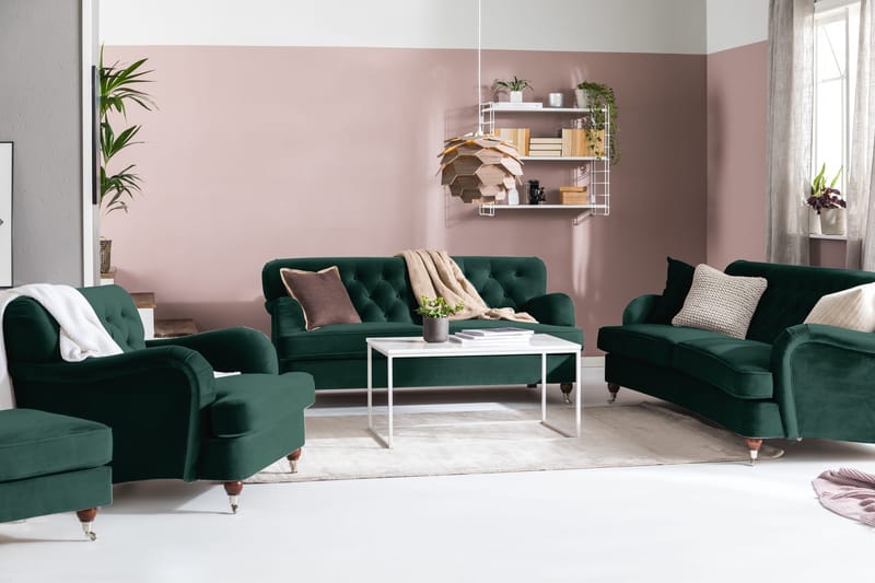 Howard Riviera Soffgrupp Svängd 3-sits + 2-sits Soffa + Fåtölj + Fotpall i Sammet - Grön - Möbler - Soffa - Soffgrupp - Howard soffgrupp