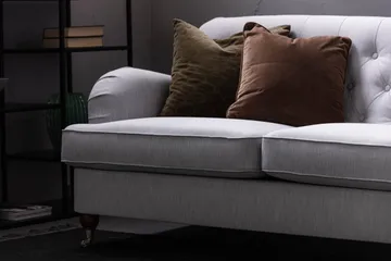 Howard Riviera Soffgrupp 2-sits + 3-sits Soffa + Fåtölj + Fotpall i Tyg - Grå - Möbler - Soffa - Soffgrupp - Howard soffgrupp