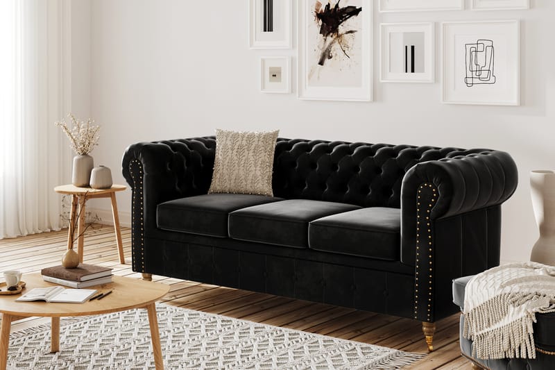 Soffgrupp Chester Deluxe 3+2+Fåtölj+Fotpall Sammet - Svart - Möbler - Soffa - Soffgrupp - Howard soffgrupp