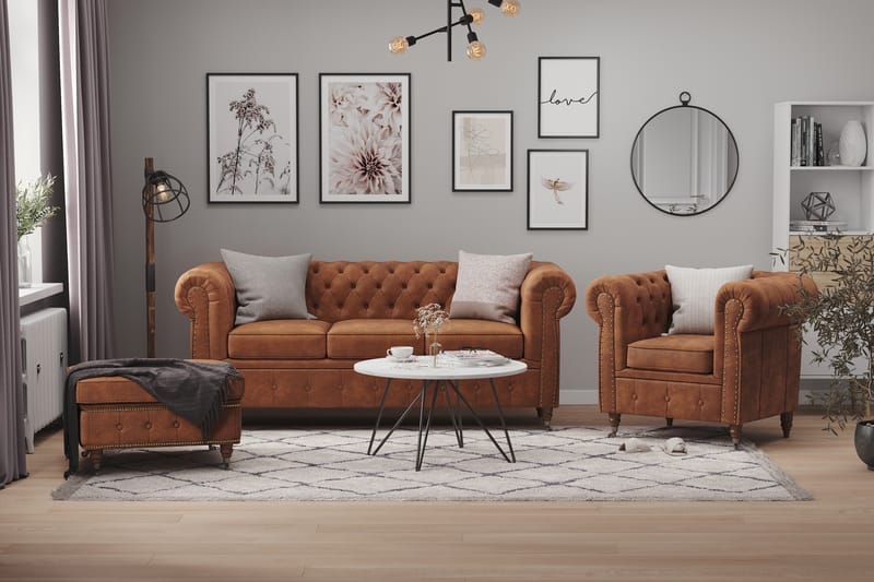 Soffgrupp Chester Deluxe 3-sits+2-sits+Fåtölj+Fotpall - Cognac - Möbler - Soffa - Soffgrupp
