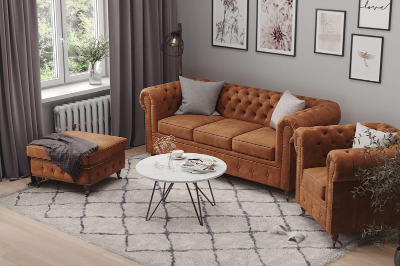 Soffgrupp Chester Deluxe 3-sits+2-sits+Fåtölj+Fotpall - Cognac - Möbler - Soffa - Soffgrupp