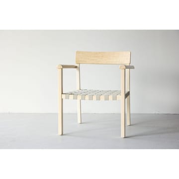 Krois Fåtölj med Armstöd i Trä med Tygdetaljer - Beige - Möbler - Fåtölj & stolar - Fåtölj