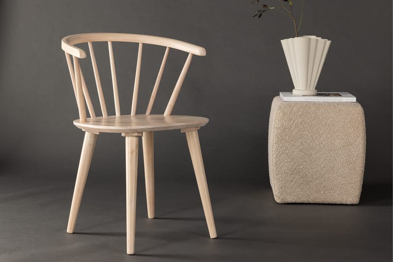 Bobby Karmstol med Armstöd - Vitlaserad / Gummiträ - Möbler - Fåtölj & stolar - Matstol & köksstol