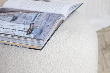 Peg Sittpuff - Vit - Möbler - Fåtölj & stolar - Pall & puff - Sittpuff