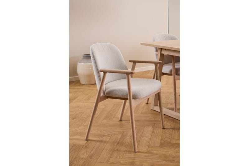 Reciclar Matstol i Bouclé med armstöd i ek trä - Beige - Möbler - Fåtölj & stolar - Matstol & köksstol