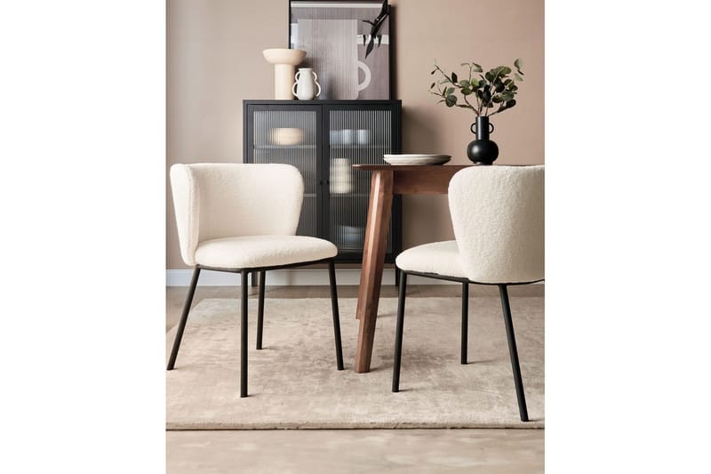 Set med 2 matstolar Mina - Vit, Svart/Bouclé - Möbler - Fåtölj & stolar - Matstol & köksstol