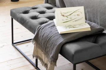 Ella Sittbänk 120cm Djuphäftad - Mörkgrå - Möbler - Fåtölj & stolar - Sittbänk