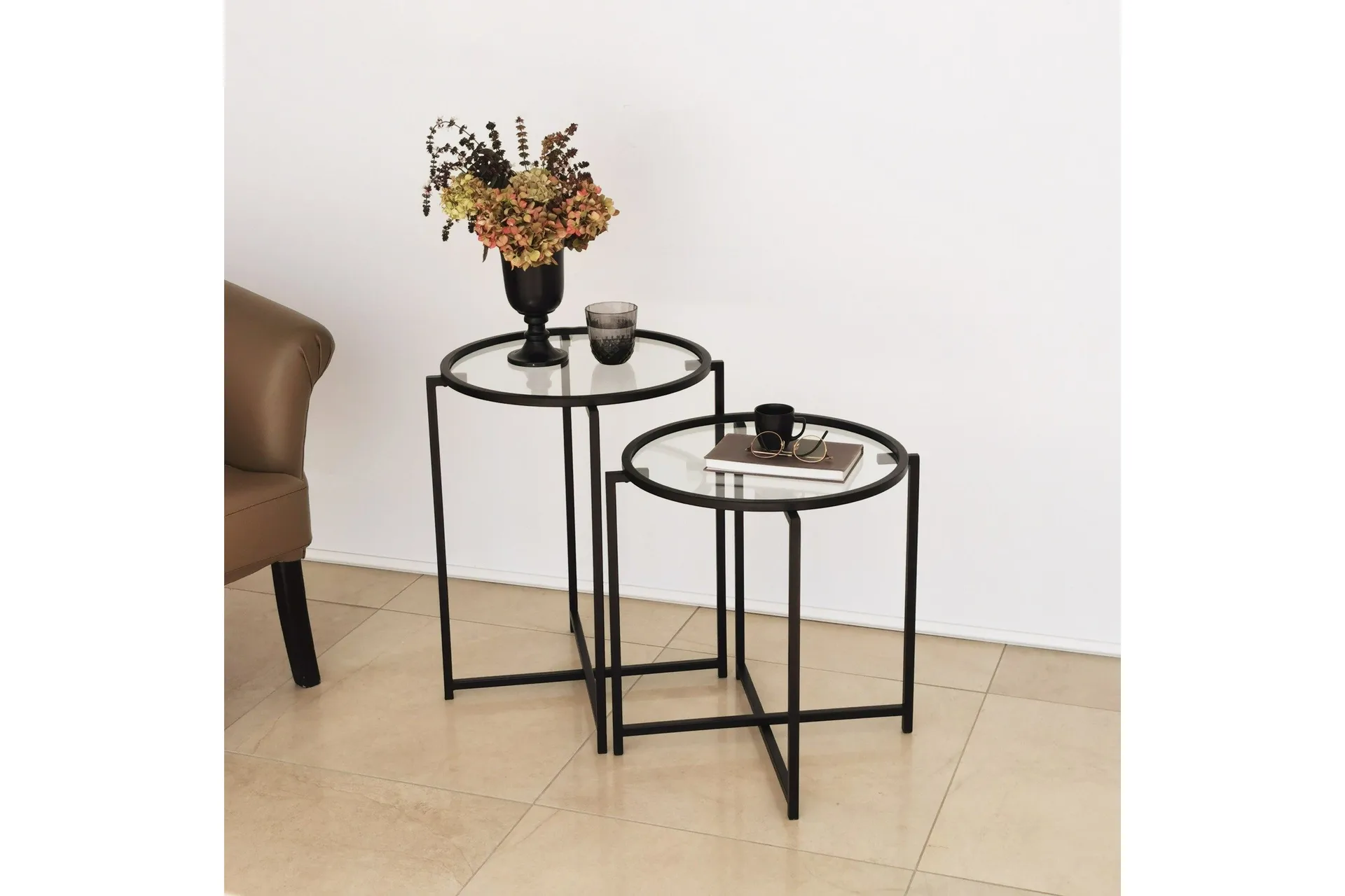 Akeno Sidobord 60x50 cm Svart - Hanah Home