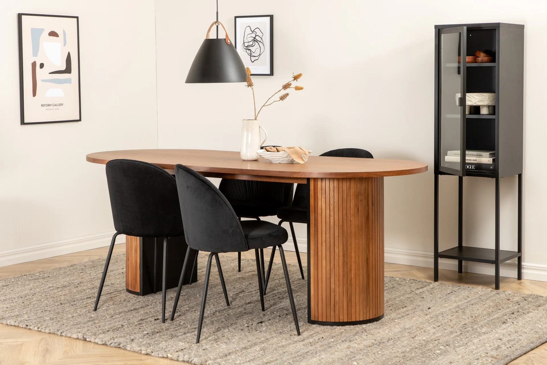 Biana Matgrupp 200 cm Oval inkl 4 Foyos Stolar - Valn&ouml;tsbrun/Svart