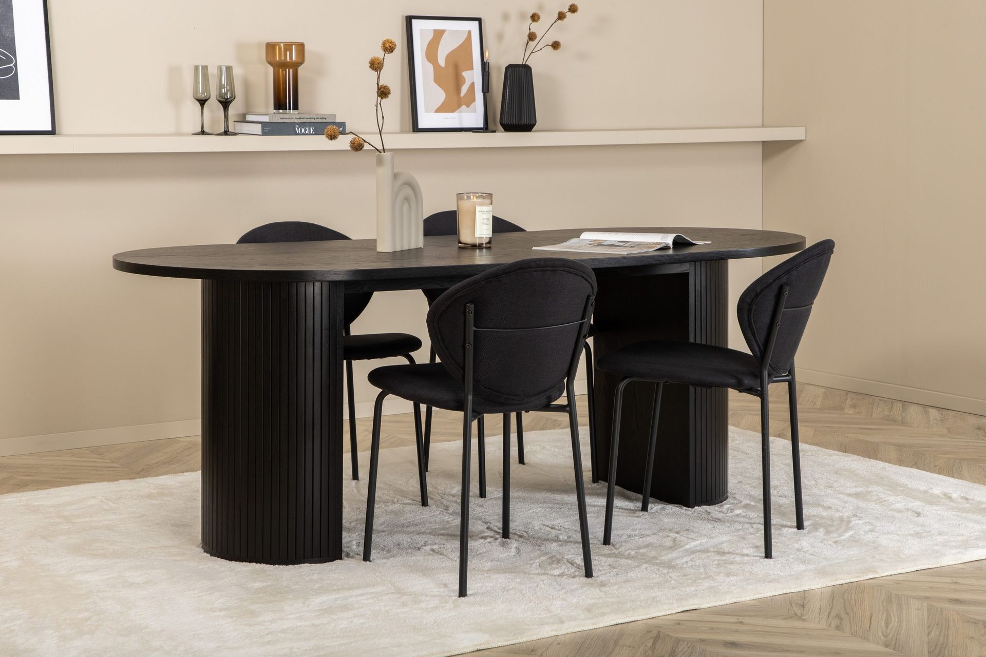 Biana Matgrupp 200 cm Oval inkl 4 Moncoll Stolar - Svart