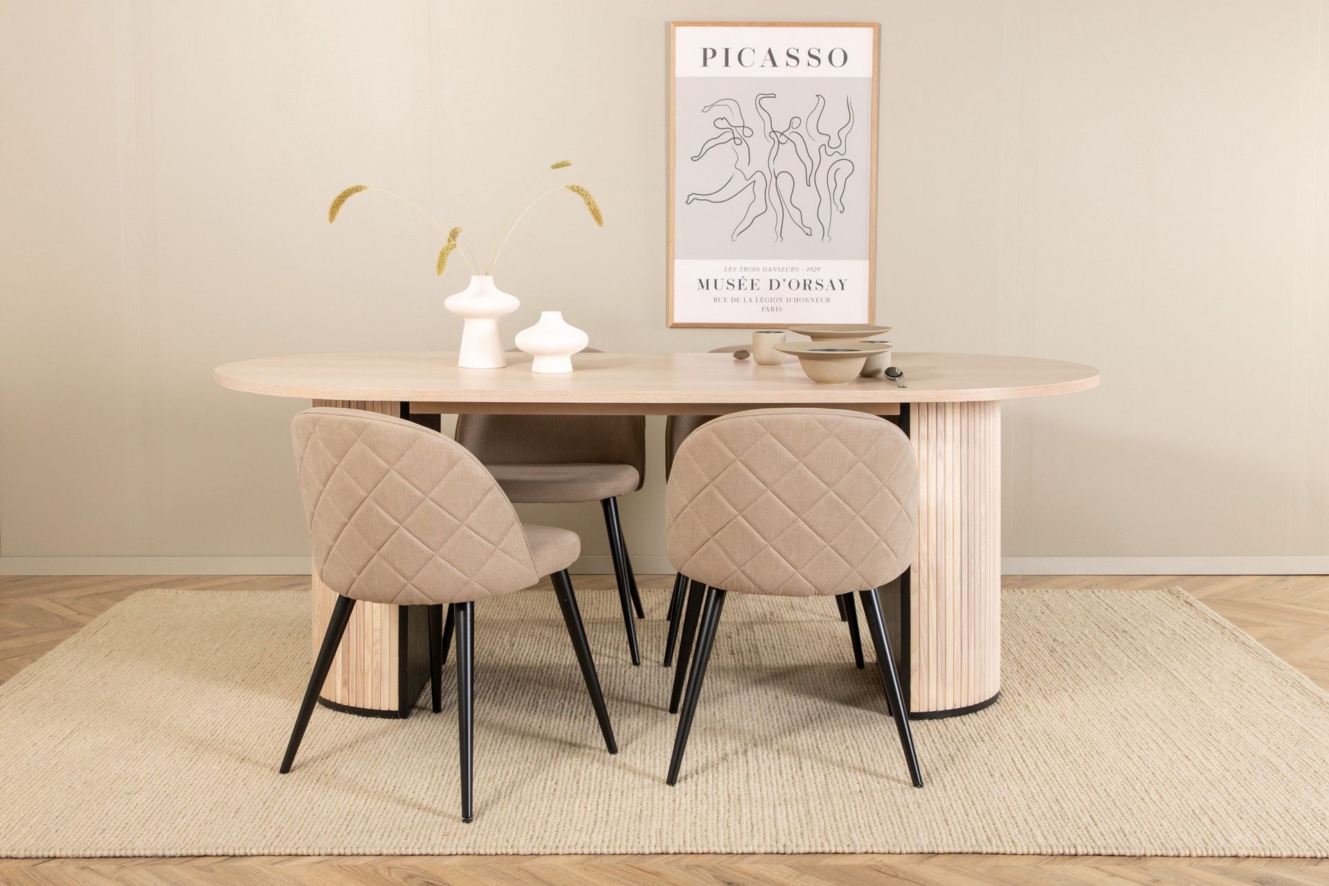 Biana Matgrupp 200 cm Oval inkl 4 Velvets Stolar - Beige/Svart