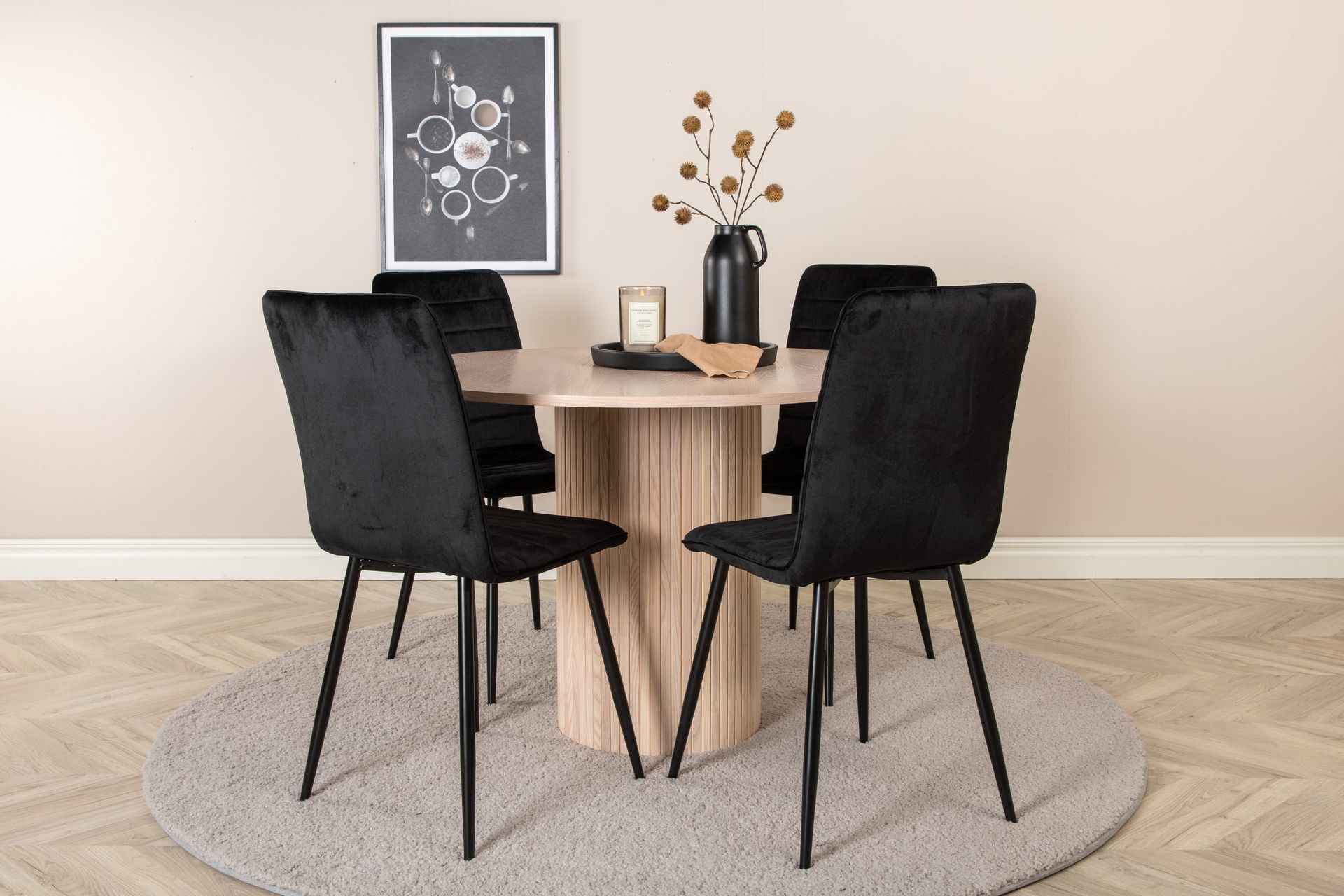 Bianca runt matbord med 4st Windu Lyx matstol -