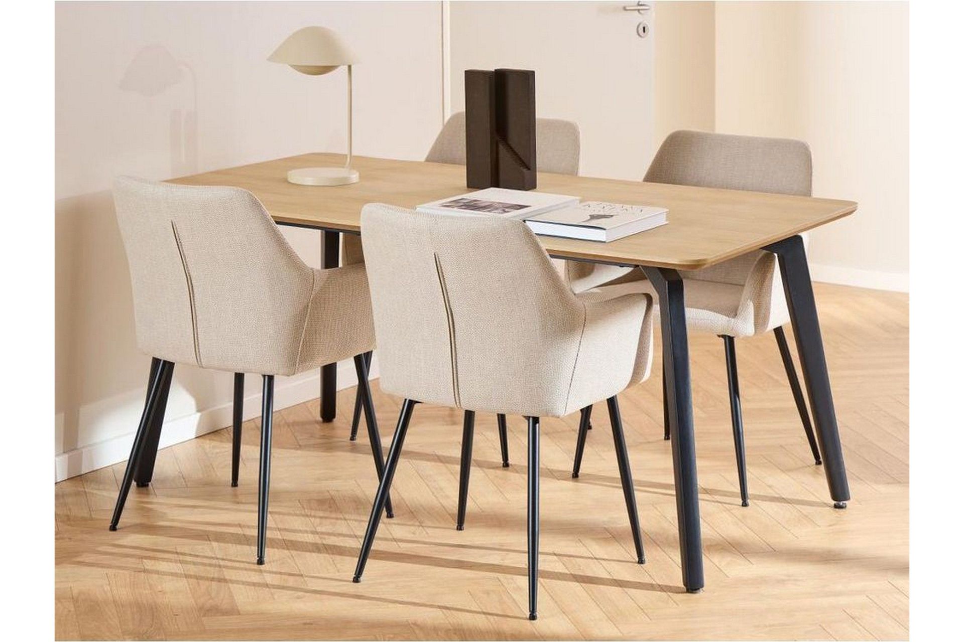 Motona Matgrupp 160 cm + 4 st Nielsby Matstolar - Svart/Beige