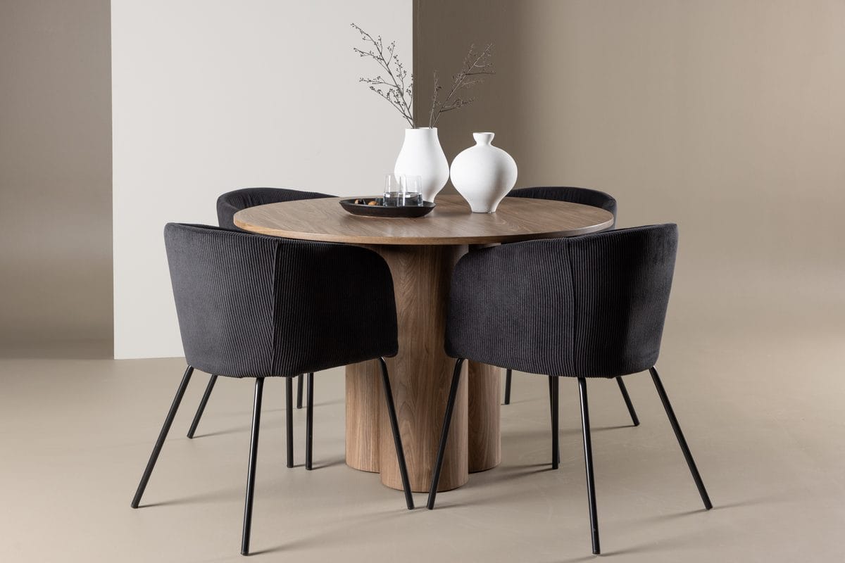 Olivia Matbord 110 cm med 4 Berit Karmstol -