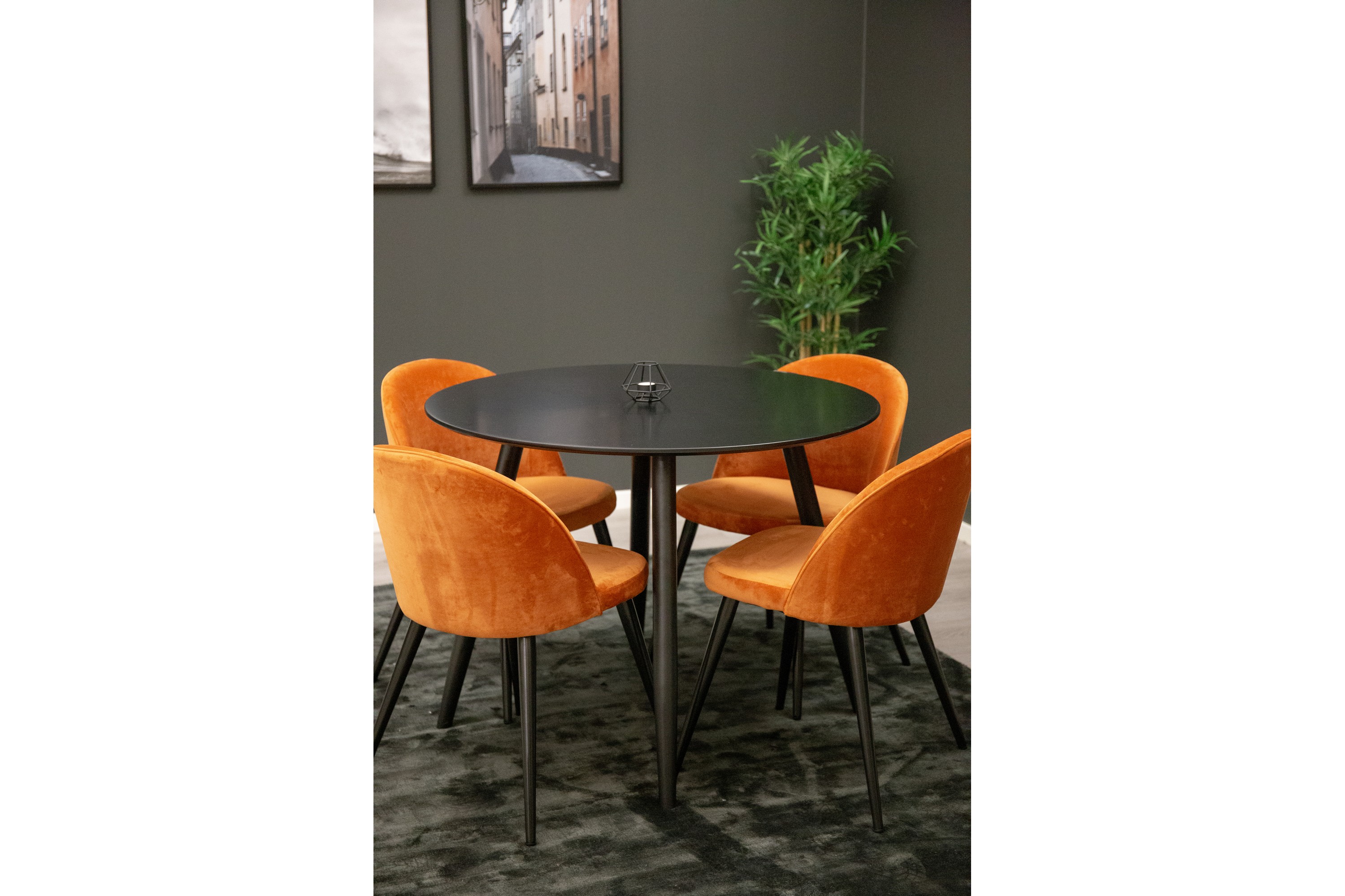 plaza matgrupp 100 cm rund med 4 velvet stolar - svart