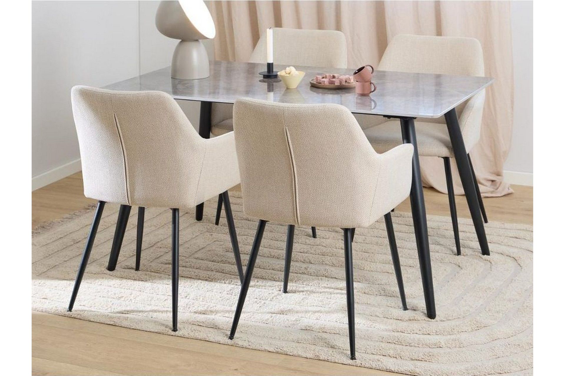 Sanjoan Matgrupp 140 cm + 4 st Nielsby Matstolar - Gr&aring;/Beige/Svart