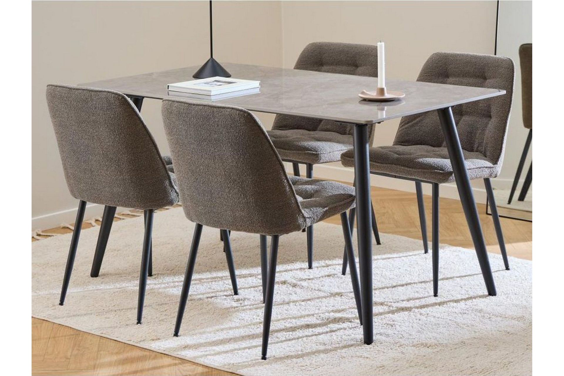 Sanjoan Matgrupp 140 cm + 4 st Zabinka Matstolar - Svart/Beige/Brun