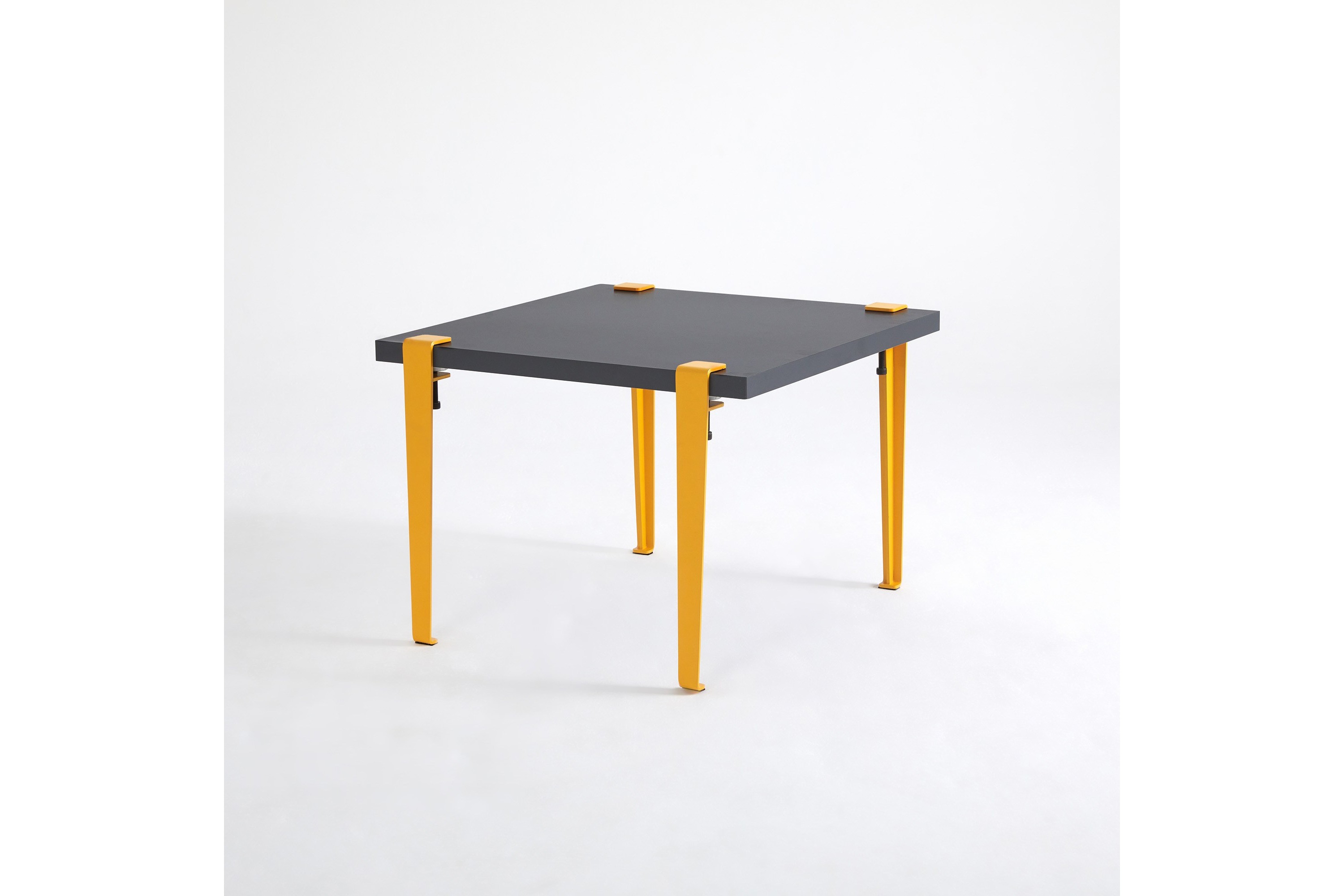 Soffbord Halicheron 60x60 cm Svart/Gul Hanah Home