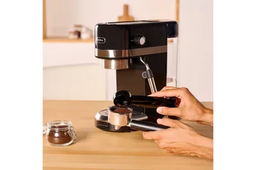 Espressomaskin Solac Taste Slim - Svart - Servering & matlagning - Köksmaskin - Kaffemaskin & kaffetillbehör - Espressomaskiner
