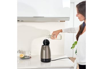 Vattenkokare Black+Decker 2200W 1.7L Borstat Rostfritt Stål - Silver - Servering & matlagning - Köksmaskin - Värma & koka - Vattenkokare