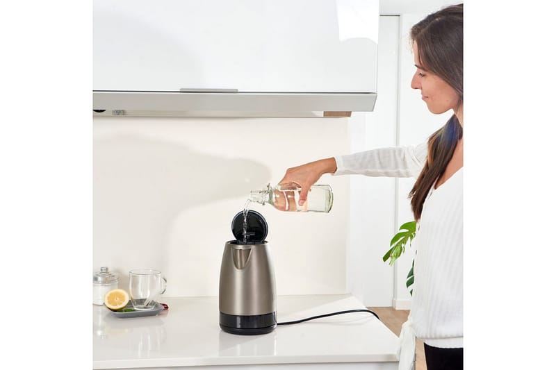 Vattenkokare Black+Decker 2200W 1.7L Borstat Rostfritt Stål - Silver - Servering & matlagning - Köksmaskin - Värma & koka - Vattenkokare
